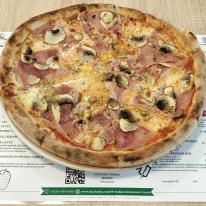 Prosciutto E Funghi pizza