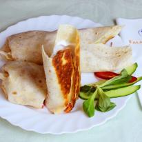 Ropogós csirkés-zöldséges tortilla