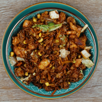 Chilis-gyömbéres-fokhagymás zöldséges sült rizs, csirkemellel