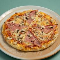 8. Pizza Prosciutto Funghi
