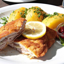 Rántott csirkemell / Breaded chicken breast