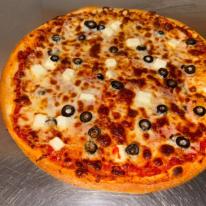 13. Mediterrán pizza