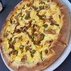 Cheddar pizza