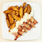 Baconbe tekert csirkemellcsíkok