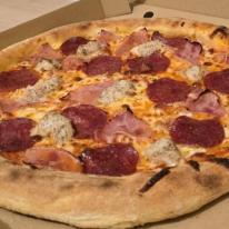 Húsimádó pizza
