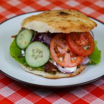 Sajtos gyros pitában