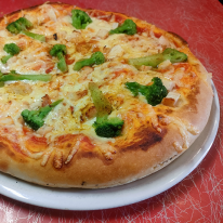 34. Csirkemelles pizza