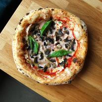 Prosciutto cotto e Funghi pizza