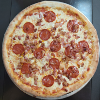 Húsimádó pizza