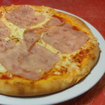7. Sonkás pizza