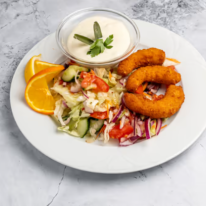 Friss kevert zöldsaláta bundázott rákfarokkal, citrusos öntettel