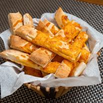 Fűszeres-cheddar sajtos pizzarágcsa