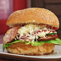    Sajtos bacon burger
