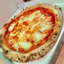 Margherita pizza