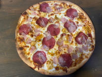 Húsimádó kedvence pizza