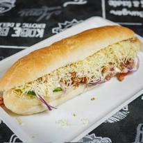 Sajtos gyros nagy kifliben Sajtos gyros nagy kifliben