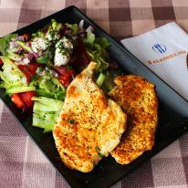 Roston sült csirkemell mozzarella golyókkal