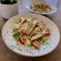 Cézár saláta csirkével