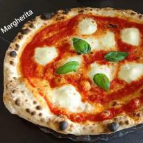 Margherita pizza