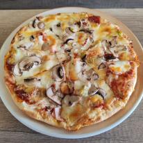 12. Magyaros pizza