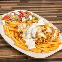 Gyros tál kemencében, sajttal sütve