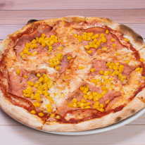 Sonkás-kukoricás pizza