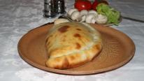Calzone pizza