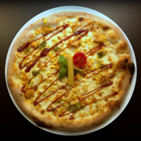 Tejfölös-csirkés-kukoricás pizza