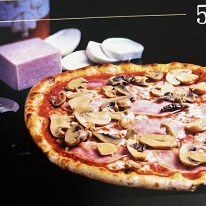 Prosciutto e funghi pizza