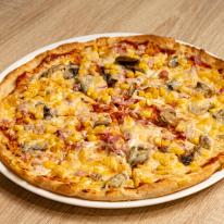 Sonkás-gombás-kukoricás pizza
