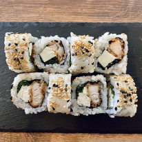 Ropogós csirke kifordított sushi