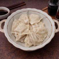 饺子 Főtt jiaozi (gyoza)