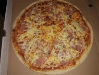 Prosciutto pizza