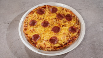 Szalámis pizza