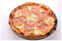05. Prosciutto pizza