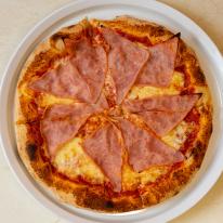 Prosciutto pizza