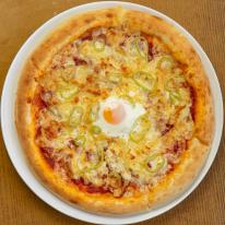 Füstölt pizza