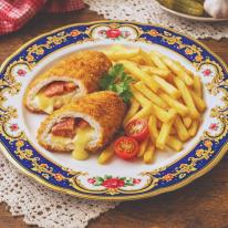 02.03.-02.08. főétel: Kolbásszal és sajttal töltött rántott csirkemell