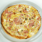 42. Bryndza pizza