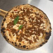 Bolognese pizza