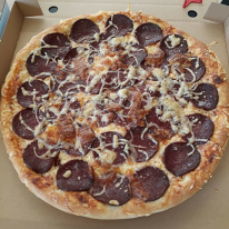 Szalámis pizza Szalámis pizza
