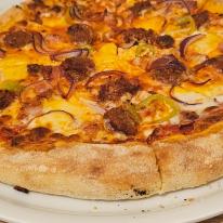 Ház specialitása pizza