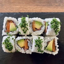 Smokey lazac kifordított sushi