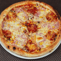 13. Csikánó pizza