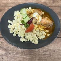 Tejfölös csirkepörkölt Tejfölös csirkepörkölt