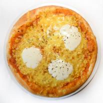 26. Pizza Extra húsos