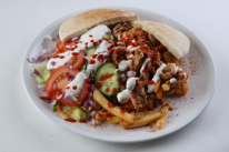 Gyros tál hasábburgonyával