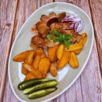 08.13.-08.17. főétel: Cigánypecsenye fűszeres steakburgonyával