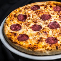 4. Szalámis pizza