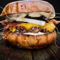 Fetás extra bacon burger